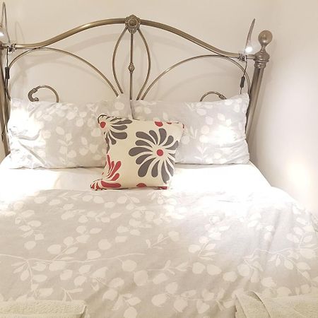 Appartamento The Quiet & Cosy Fulham Reach Crib Londra Esterno foto