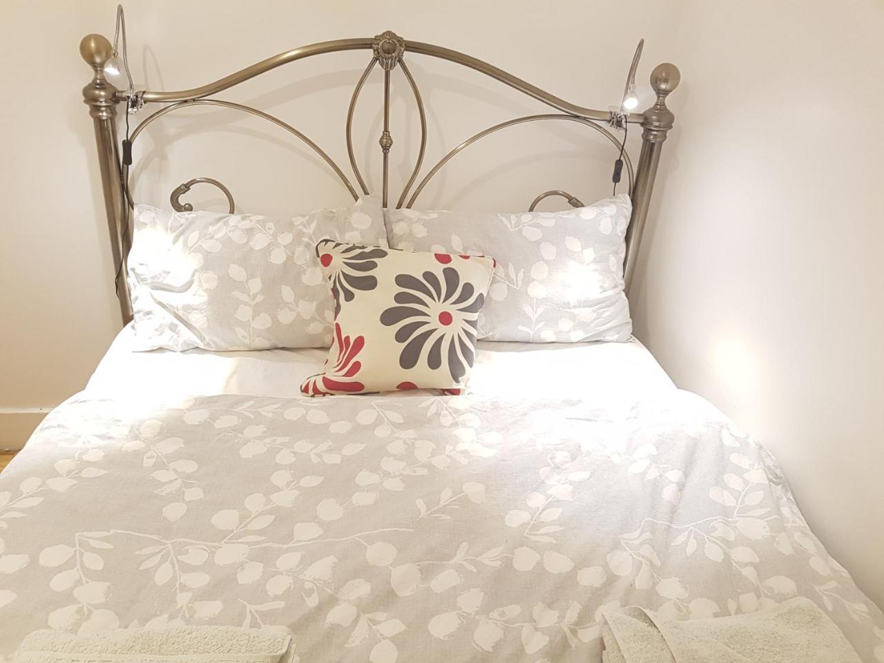 Appartamento The Quiet & Cosy Fulham Reach Crib Londra Esterno foto