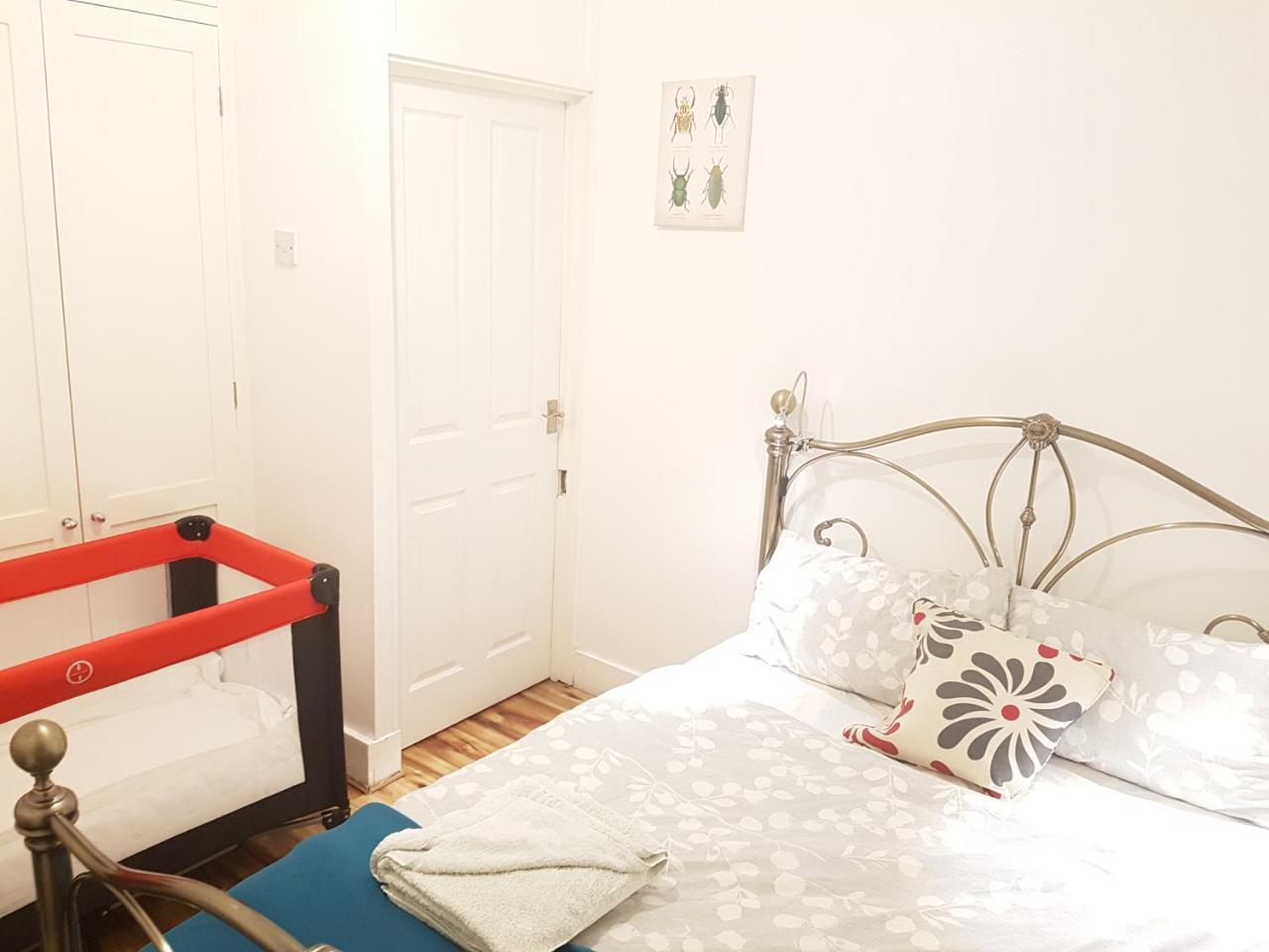 Appartamento The Quiet & Cosy Fulham Reach Crib Londra Esterno foto